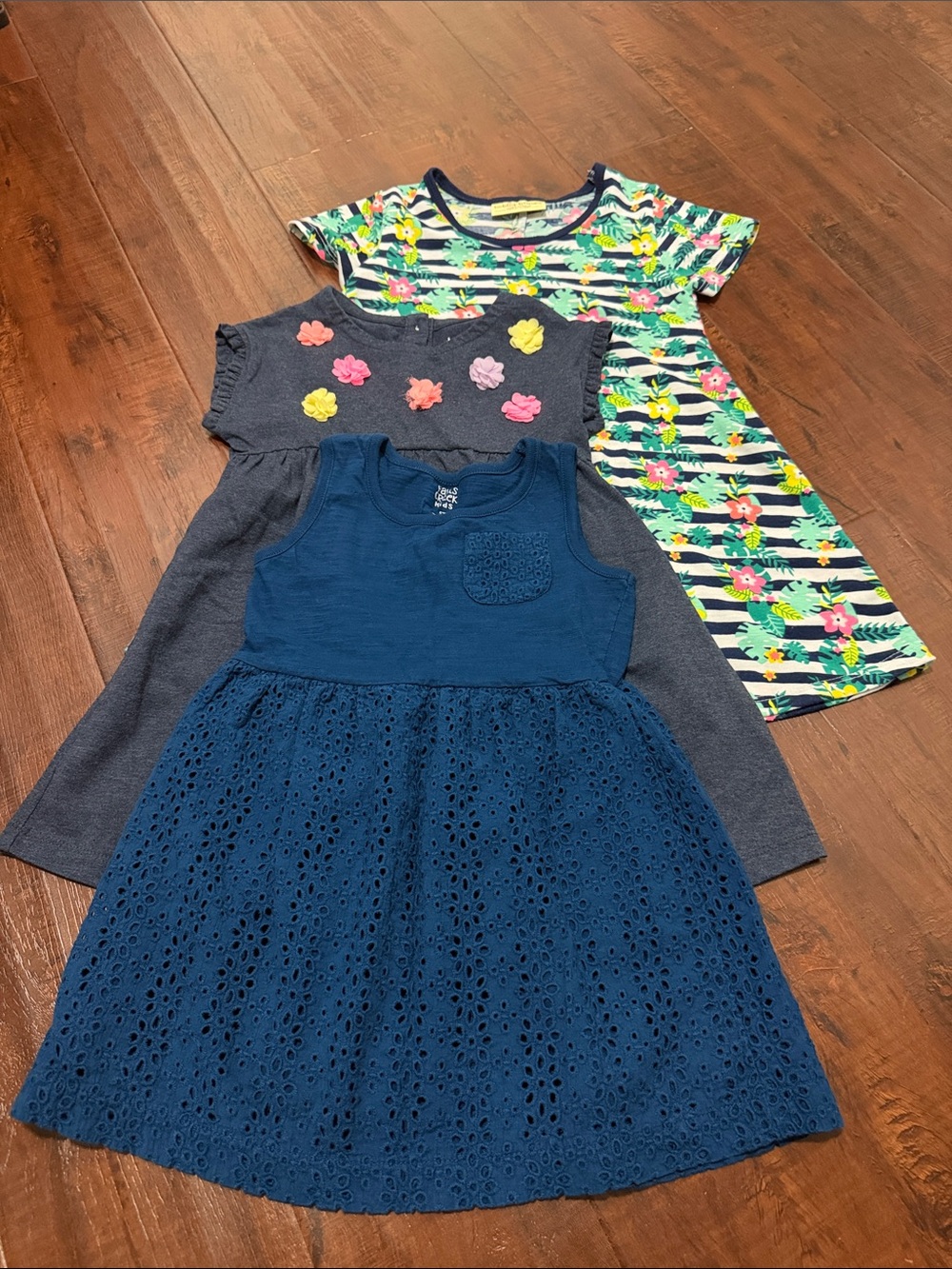 4/5 Girls dress bundle